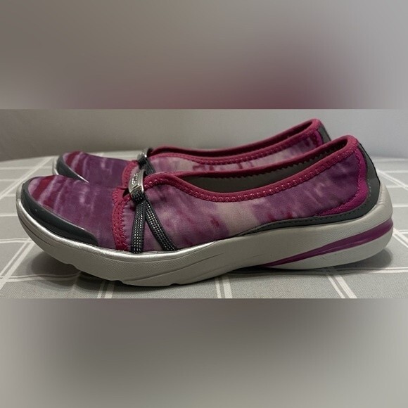 BZees Lavish Purple Pink Gray Slip On Style Casual Comfort Shoe Size 6.5M - Picture 2 of 10